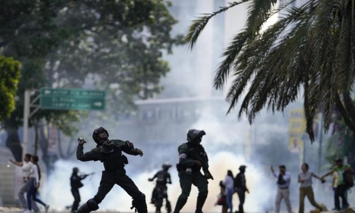 underway invade Venezuela